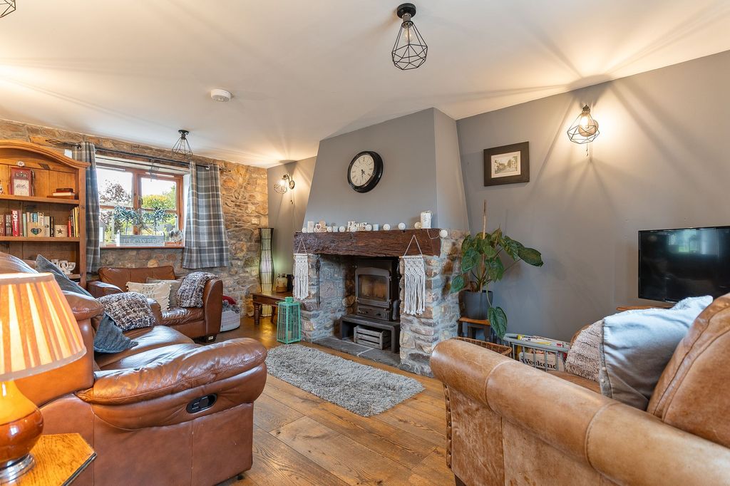 Property photo 3 of 24