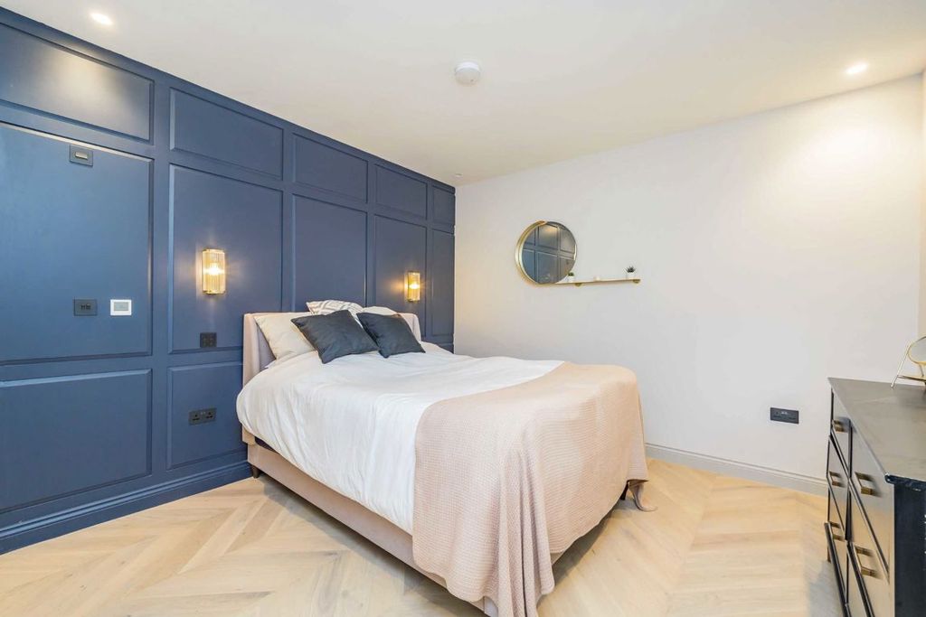 Property photo 3 of 5