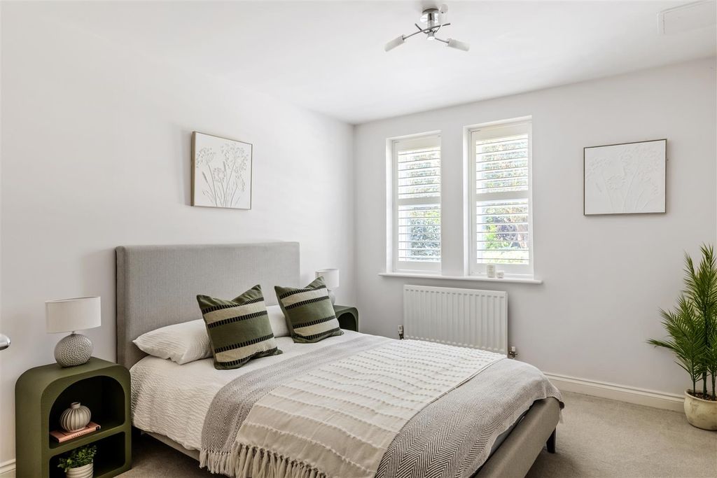 Additional image 16 of 2 bed flat for saleBellingham Drive, Reigate RH2