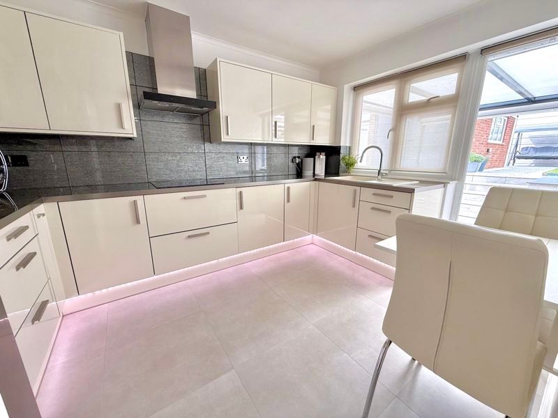 Property photo 3 of 15 Kitchen