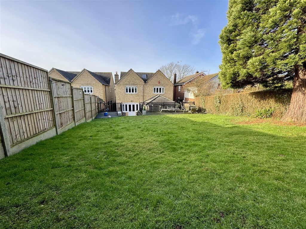Property photo 1 of 16 Rear Garden