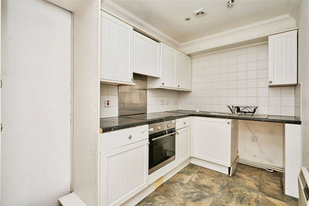 Property photo 3 of 13 Picture No. 12