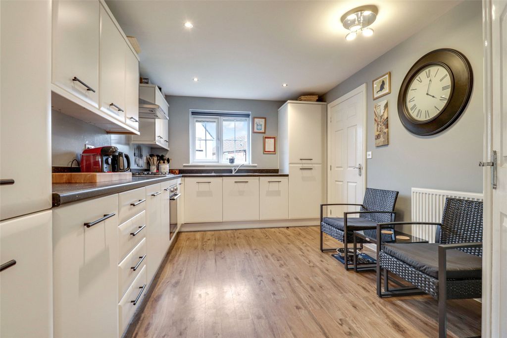 Property photo 3 of 16 Kitchen