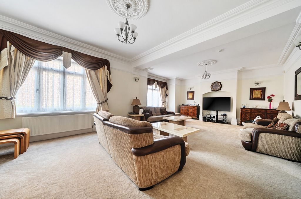 Additional image 6 of 7 bed detached house for saleWinn Road, Southampton, Hampshire SO17