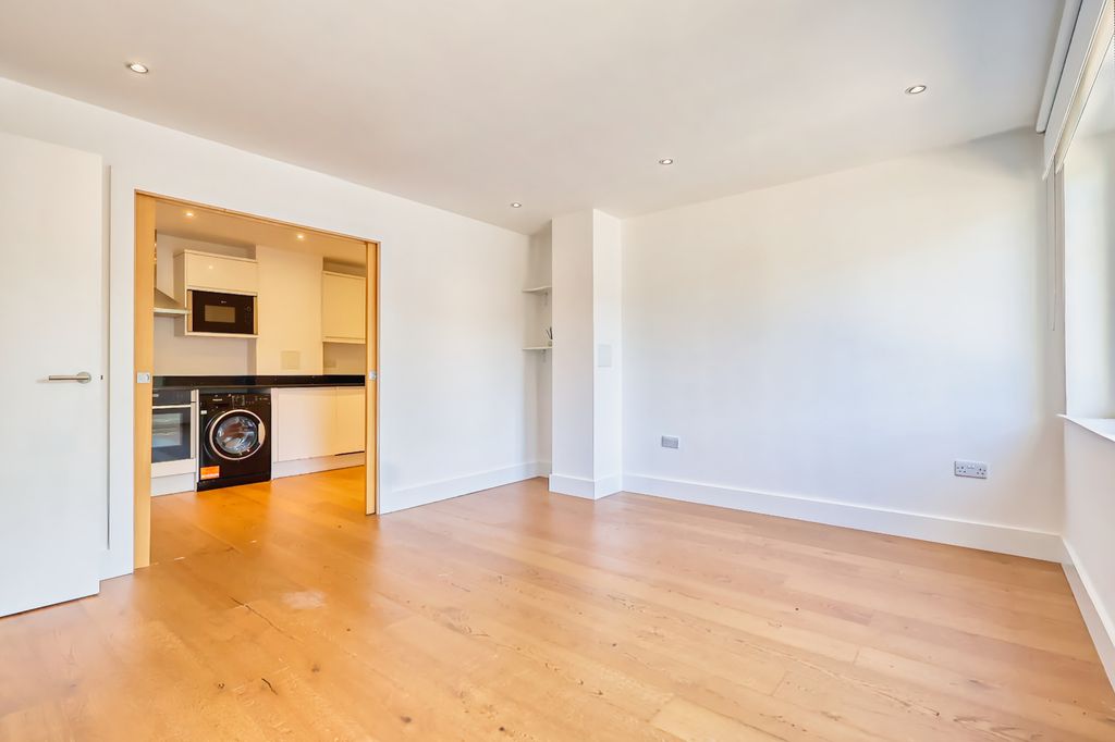 Property photo 2 of 12 Picture No. 13