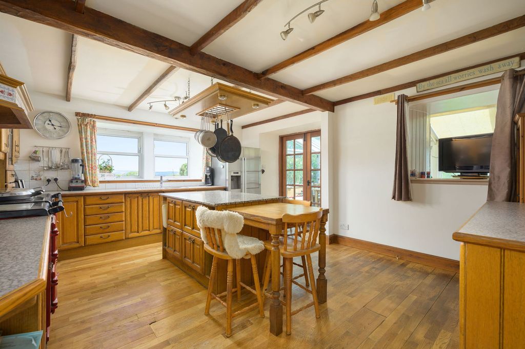Property photo 2 of 47
