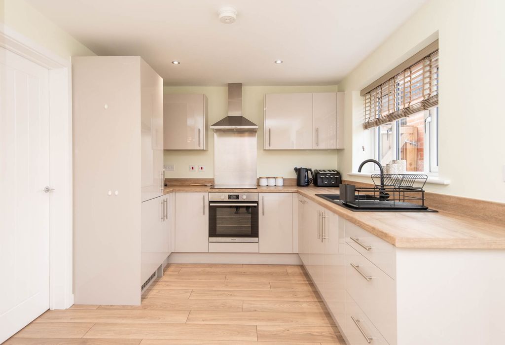 Property photo 3 of 26