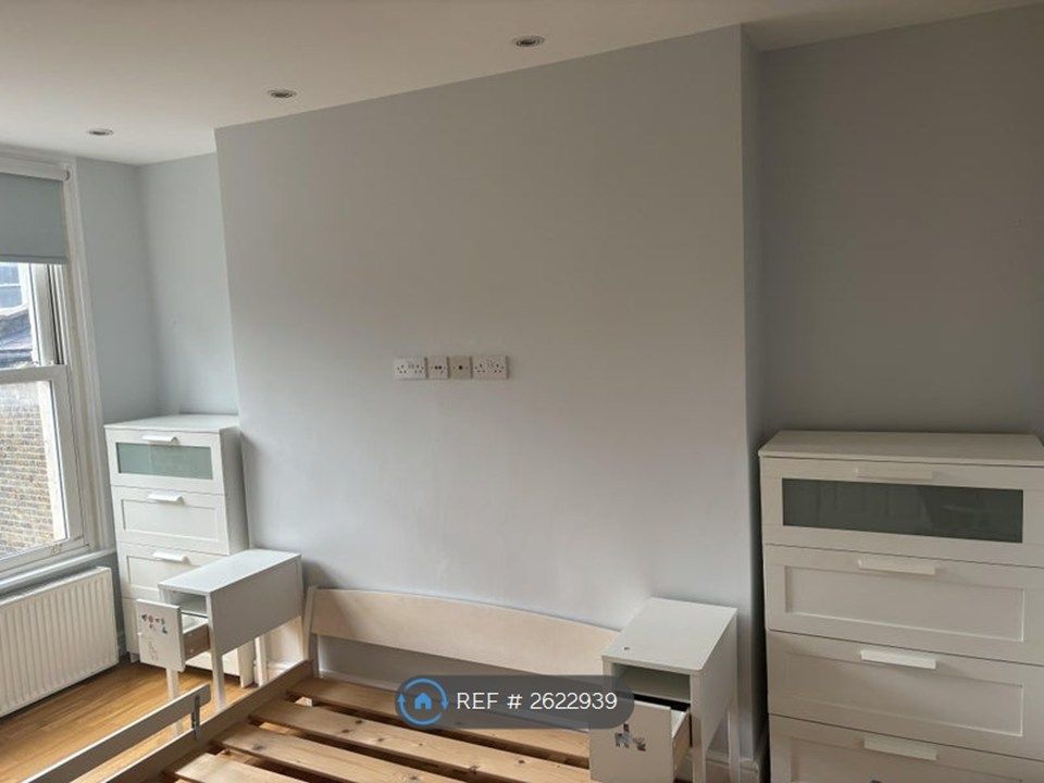 Property photo 2 of 5 Bedroom 1