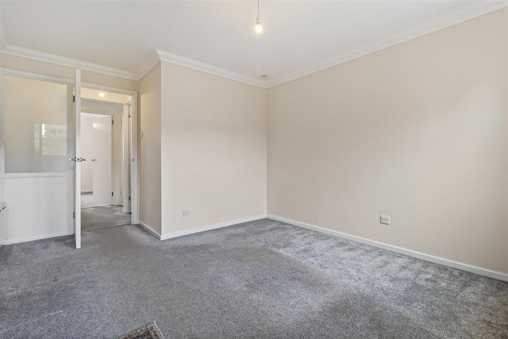 Property photo 2 of 11 69 Pilgrims Walk-001.Jpg