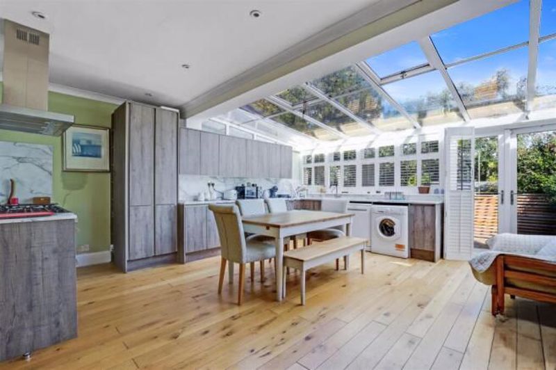 Property photo 2 of 10 Photo 2