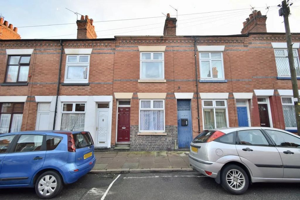 Property photo 1 of 8