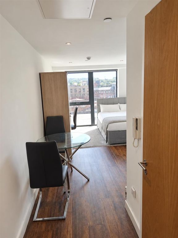 Property photo 1 of 6 Exec-3d5A28Dd-d190-4Af3-A408-4d75Ebaaf4Fe.Png