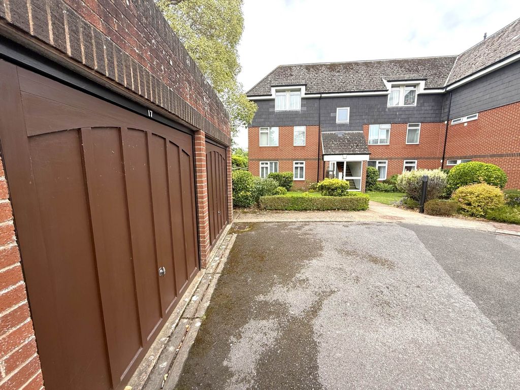 Property photo 3 of 17