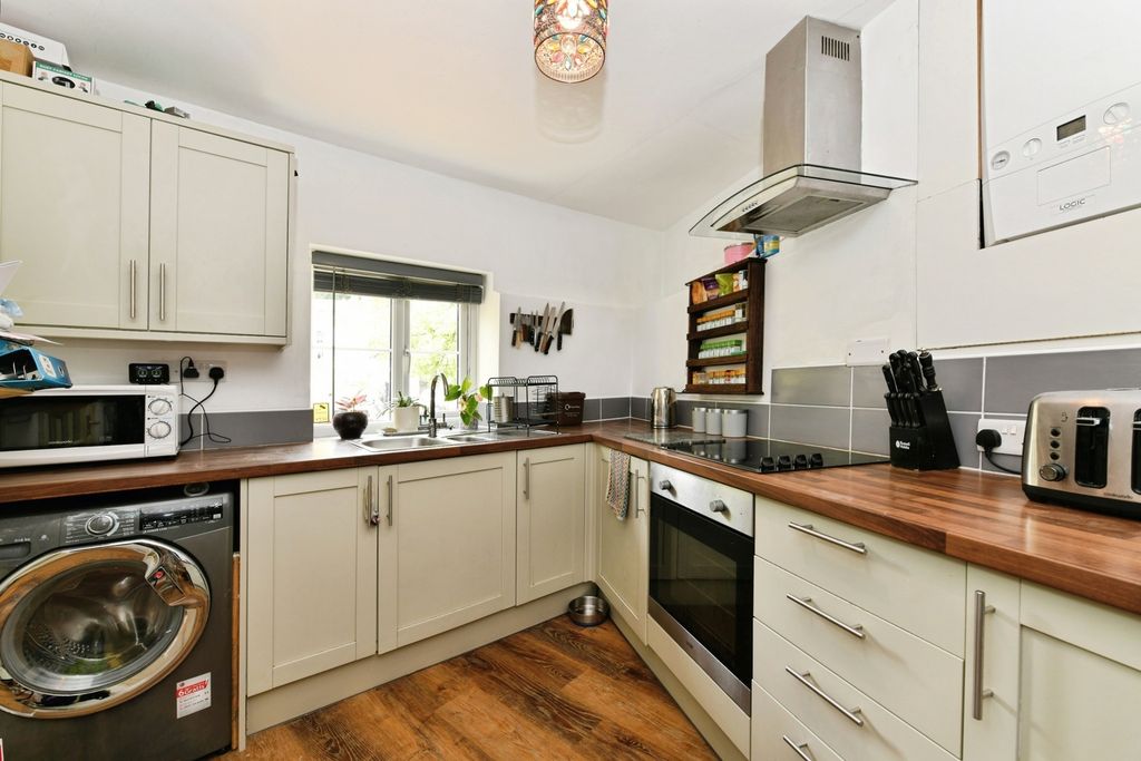 Property photo 3 of 13 Pbox-Img.Jpg