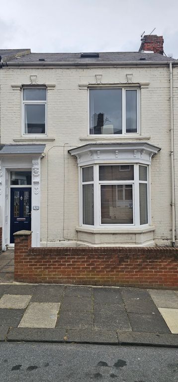 Property photo 1 of 14 House Front