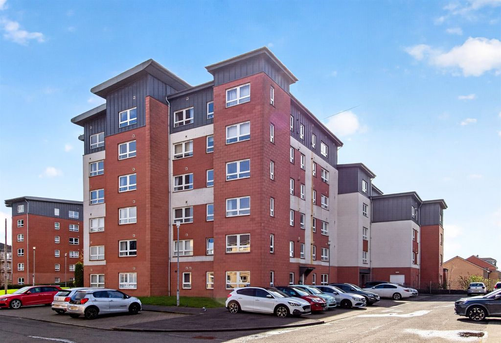 Property photo 1 of 40