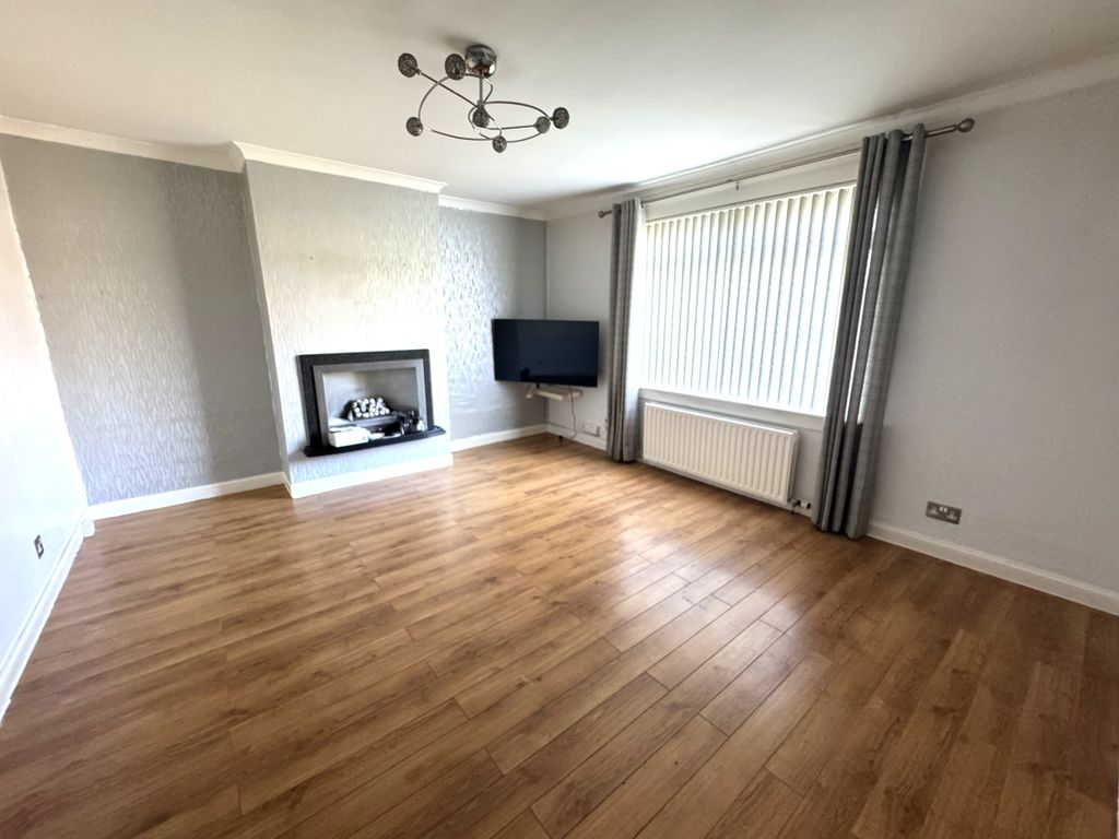 Property photo 2 of 11 2