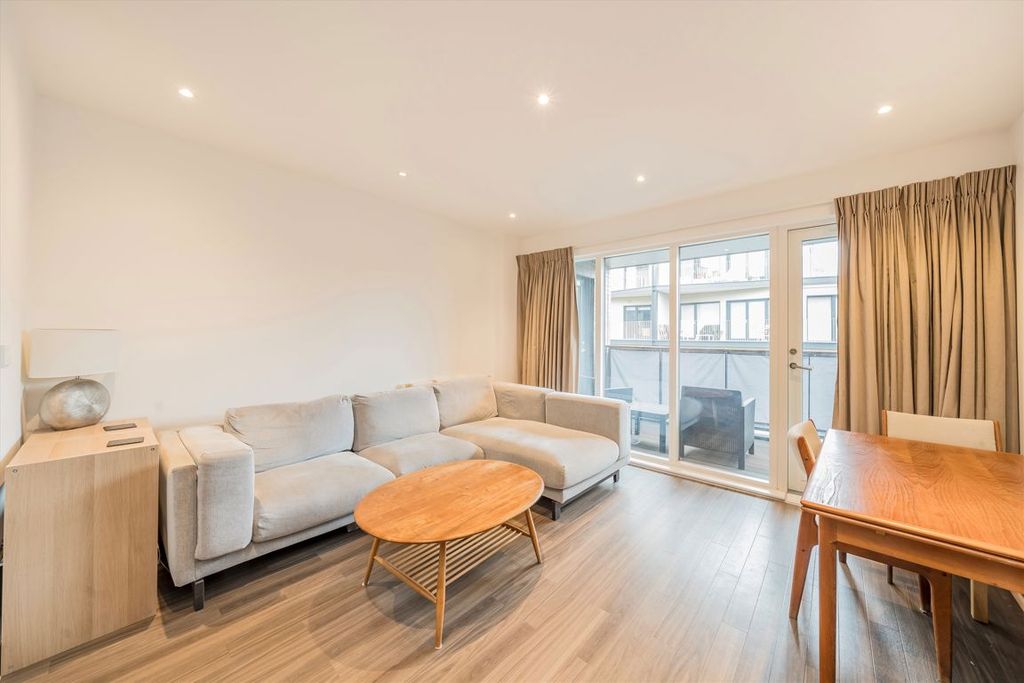 Property photo 2 of 8