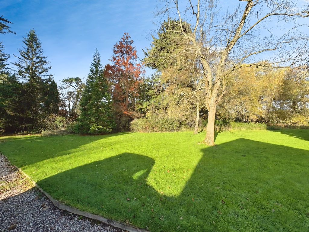 Property photo 3 of 22 Picture No. 02