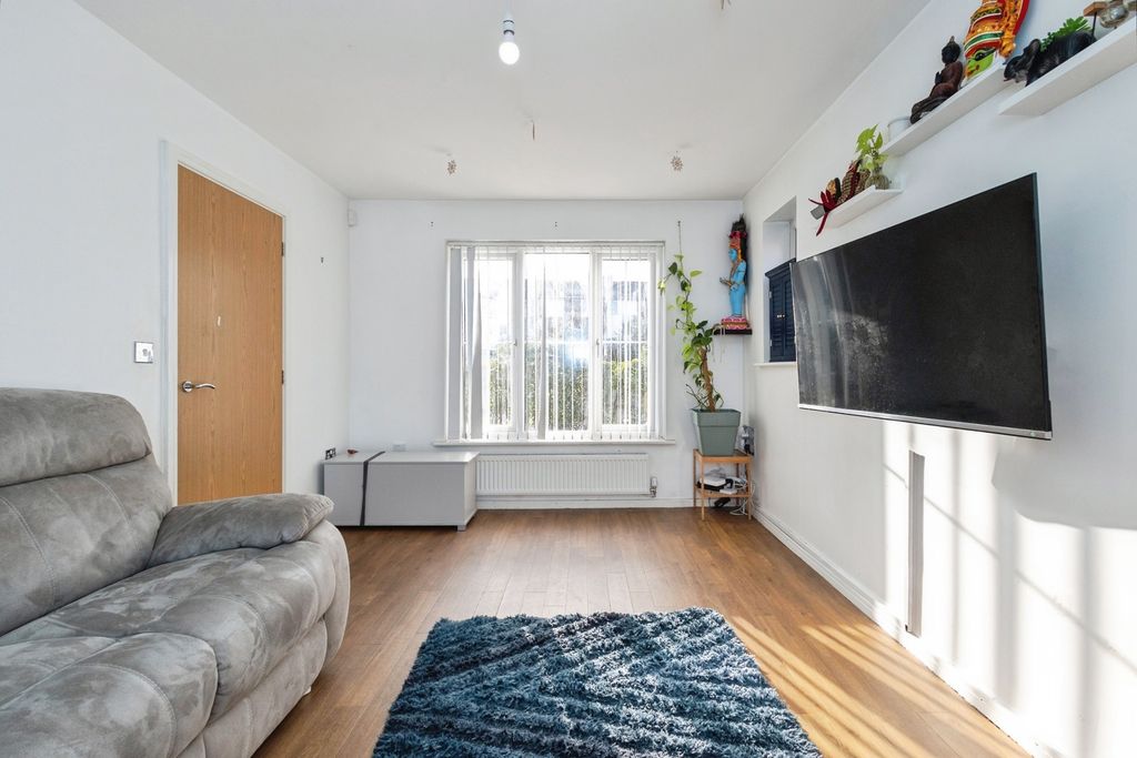 Property photo 3 of 15 Photo