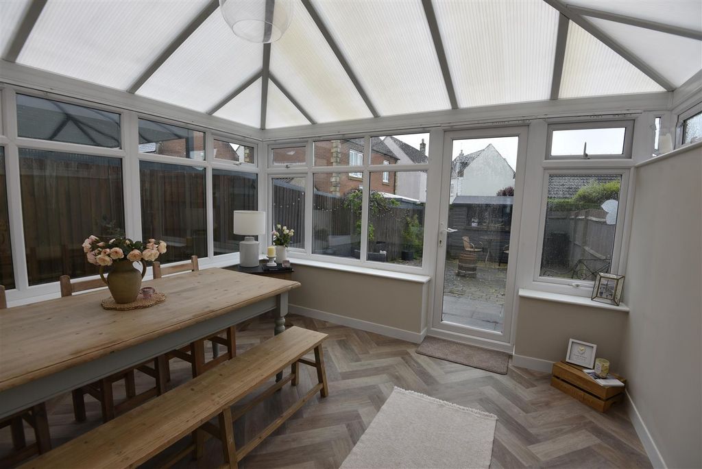 Property photo 3 of 10 Conservatory/Dining Room