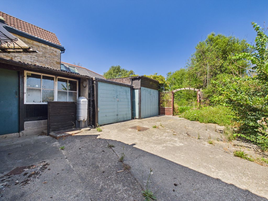 Property photo 3 of 14 Photo 11