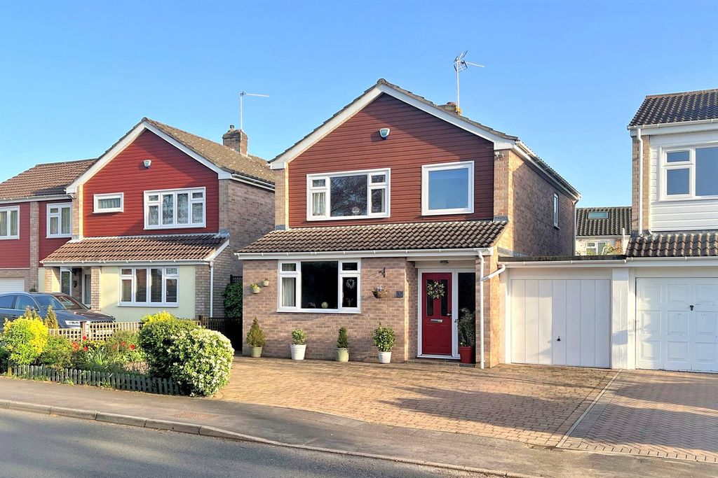 Property photo 1 of 17