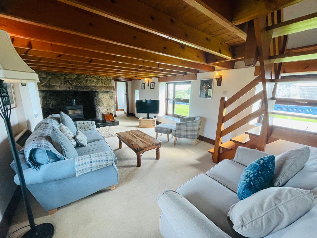 Property photo 3 of 11