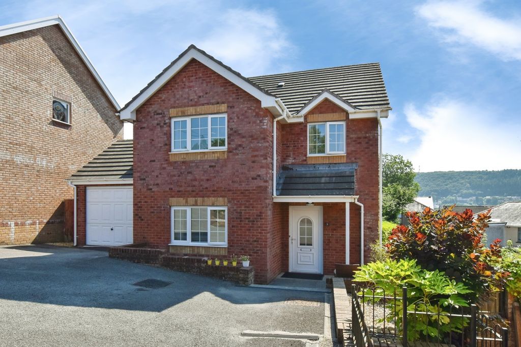 Property photo 2 of 18 Pbox-Img.Jpg
