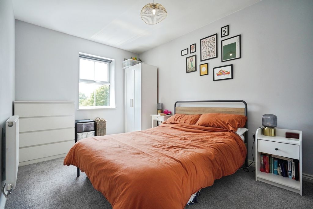 Property photo 3 of 17 Pbox-Img.Jpg