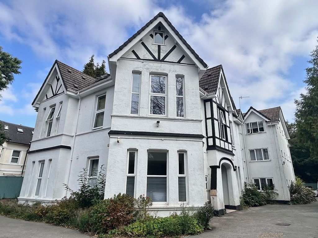 Property photo 1 of 10 View