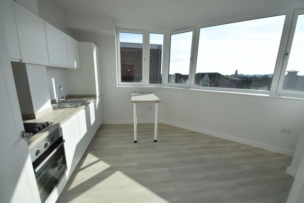 Property photo 2 of 6 01323 737373
