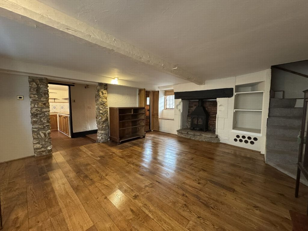 Property photo 2 of 14 Photo 9