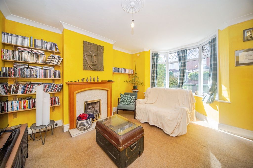 Property photo 2 of 24