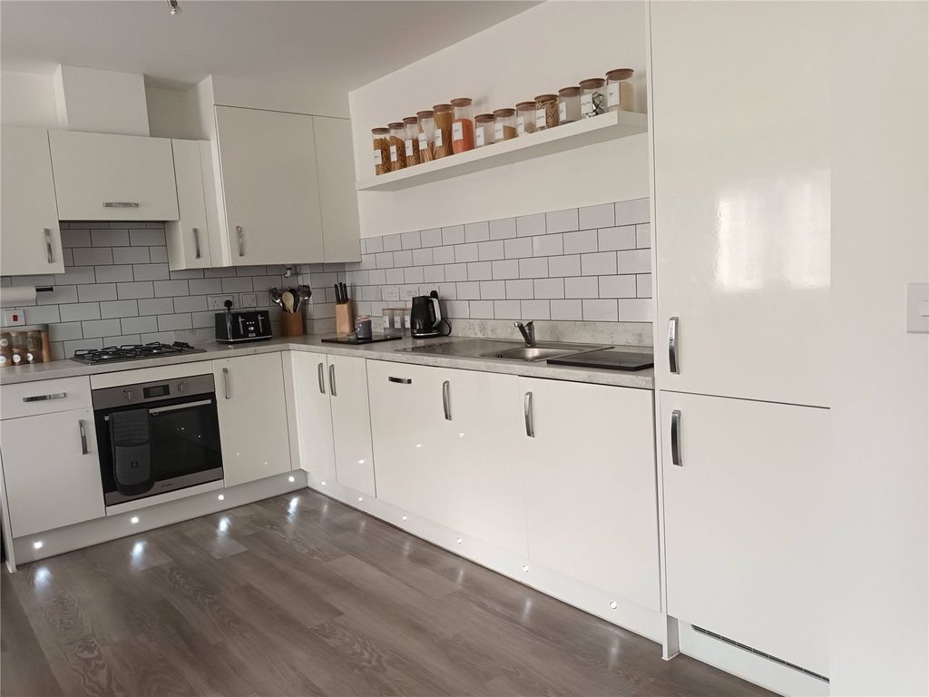 Property photo 2 of 15 Picture No. 05