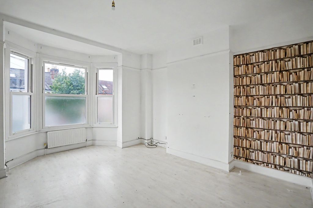 Property photo 3 of 17 69B Childerbert Road, Tooting, London Sw17 8Ey