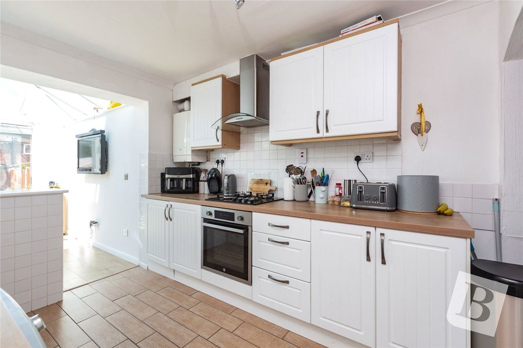 Property photo 3 of 16 Kitchen
