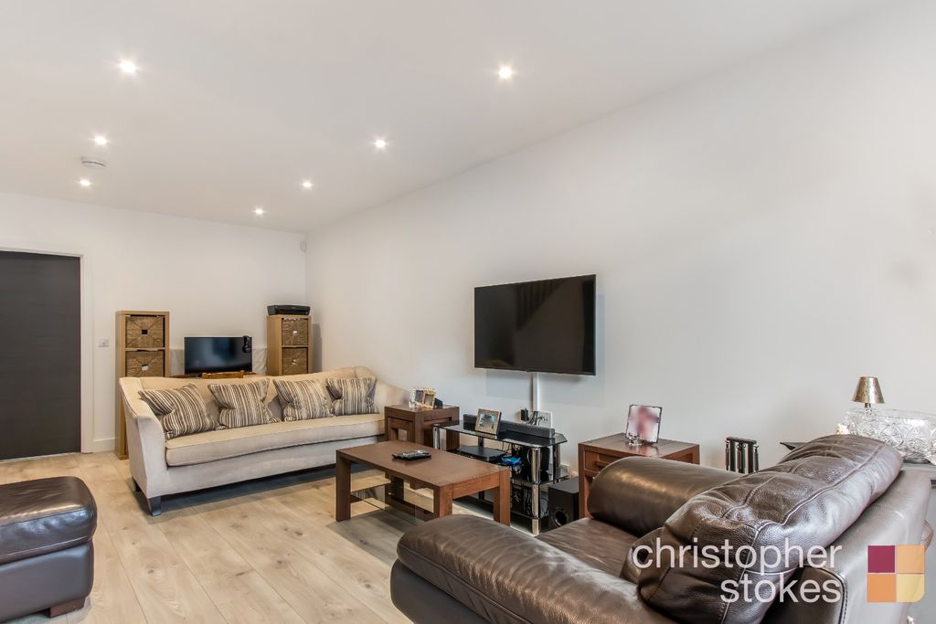 Property photo 3 of 17 4854883