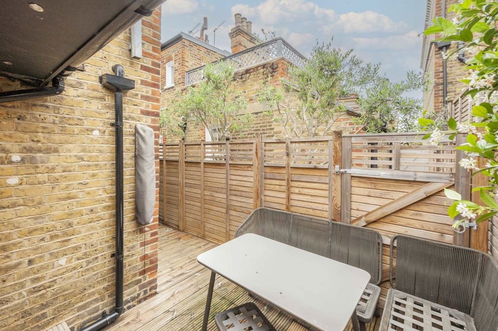 Property photo 3 of 8