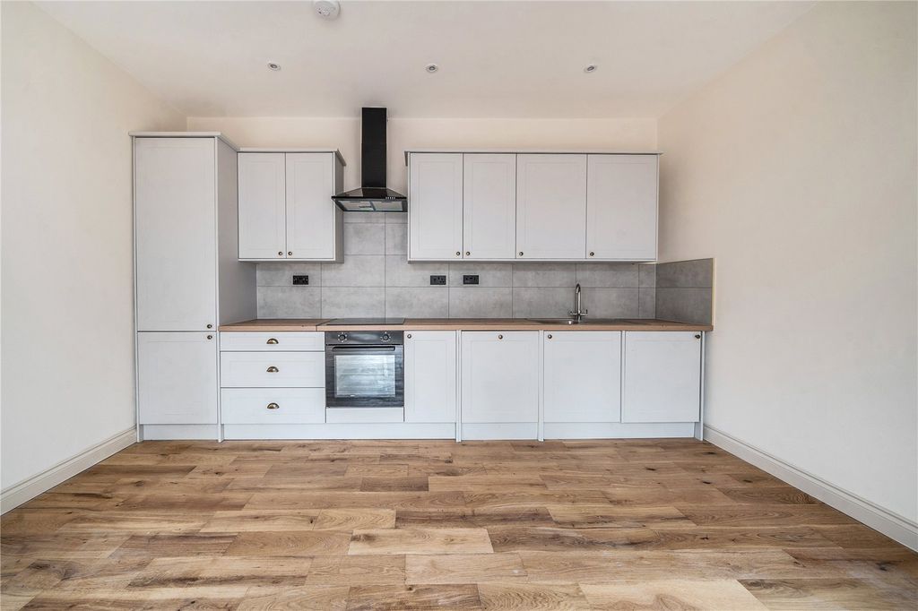 Property photo 3 of 18 Picture No. 08