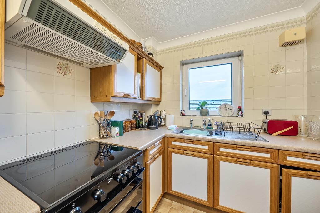 Property photo 2 of 7 Kitchen