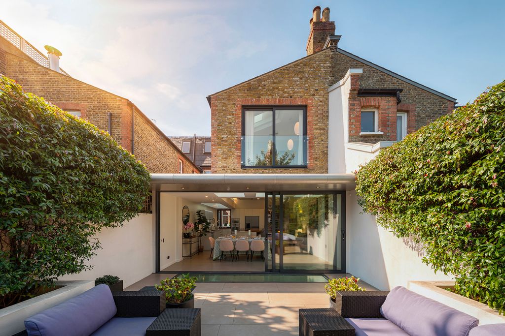 Property photo 3 of 27