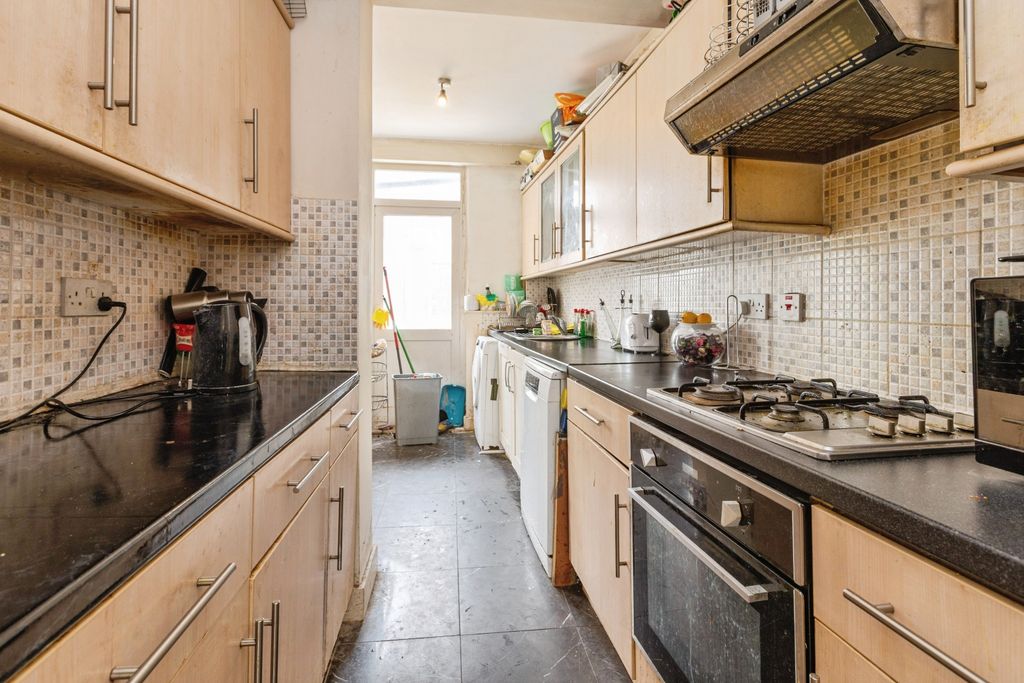 Property photo 3 of 15 Kitchen