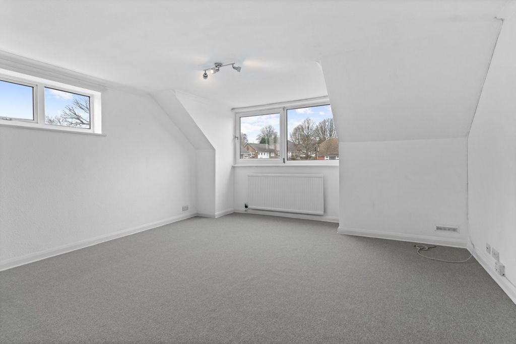 Property photo 2 of 13 Lounge