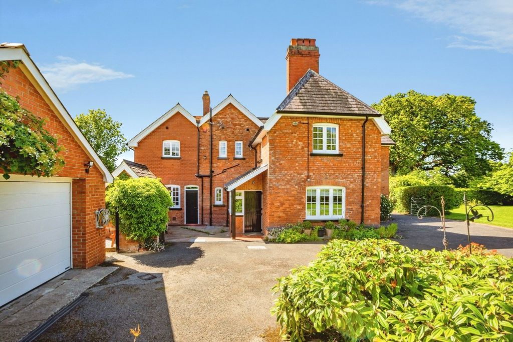 Property photo 3 of 44 Picture No. 05