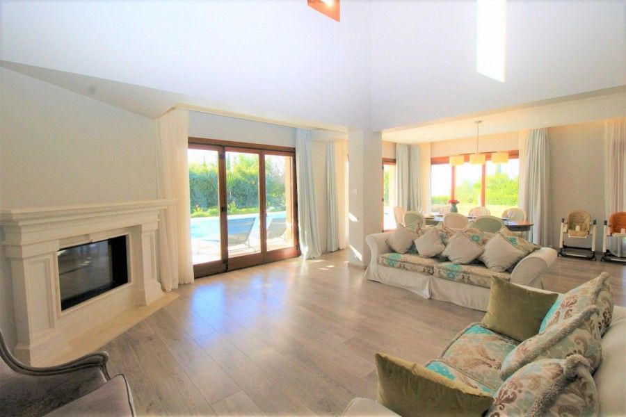 Property photo 3 of 40