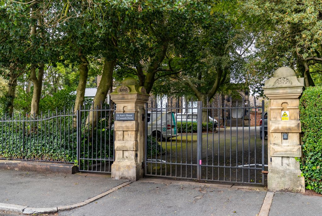 Property photo 2 of 6