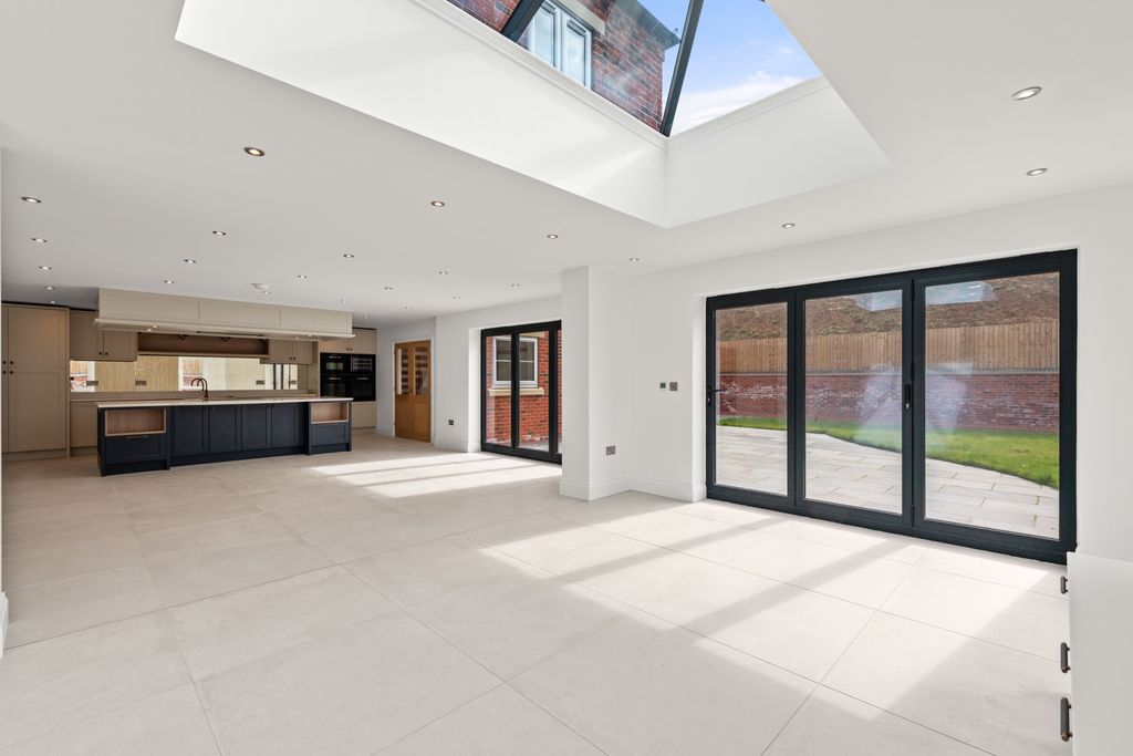 Property photo 2 of 51