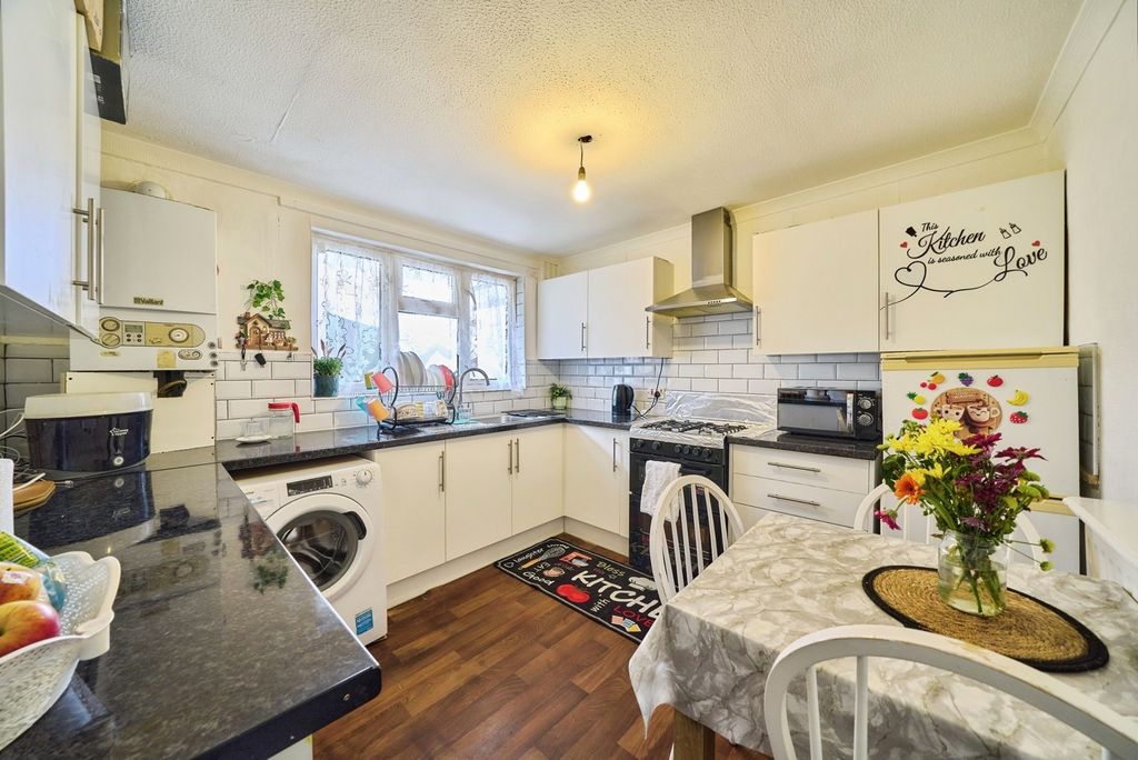 Property photo 3 of 18 Pbox-Img.Jpg