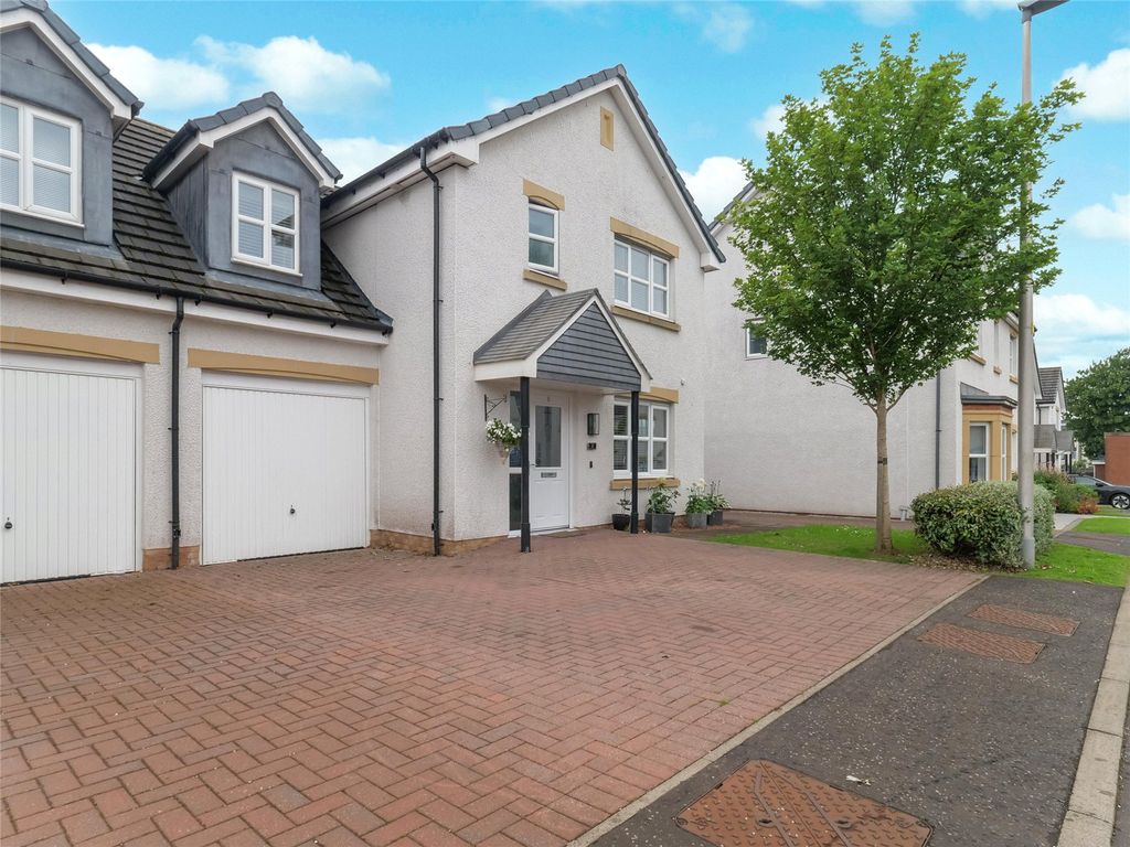 Property photo 1 of 16 External
